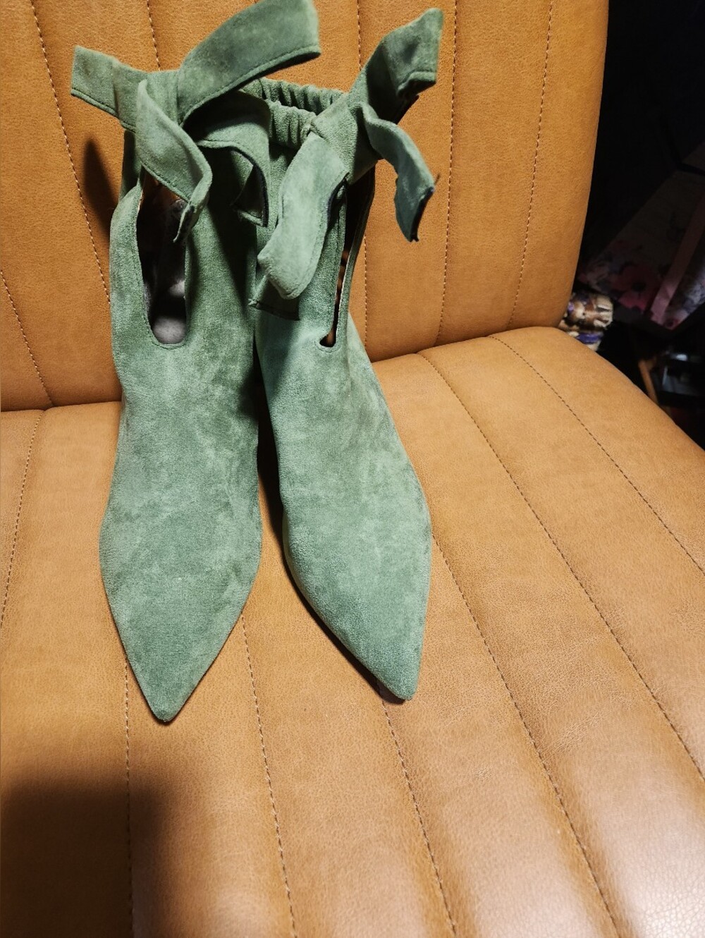 XYD Green Suede Pointed Toe Ankle Booties | Size 11 | Kitten Heel